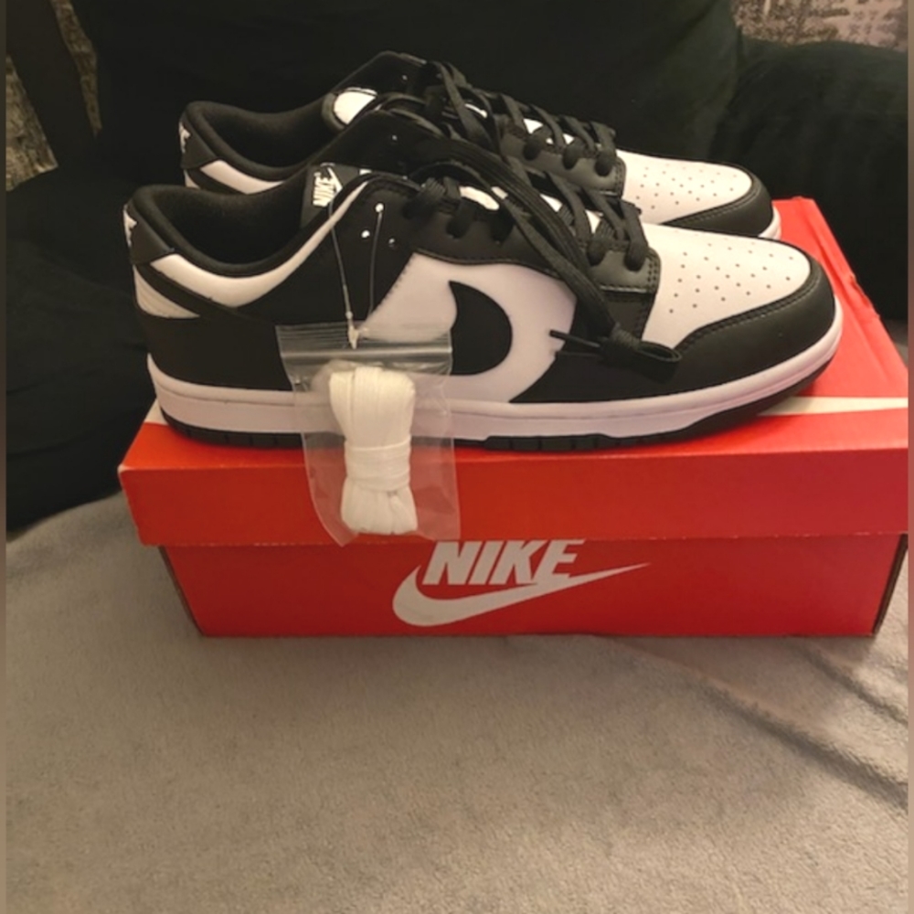 Nike Dunks (Pandas) Low